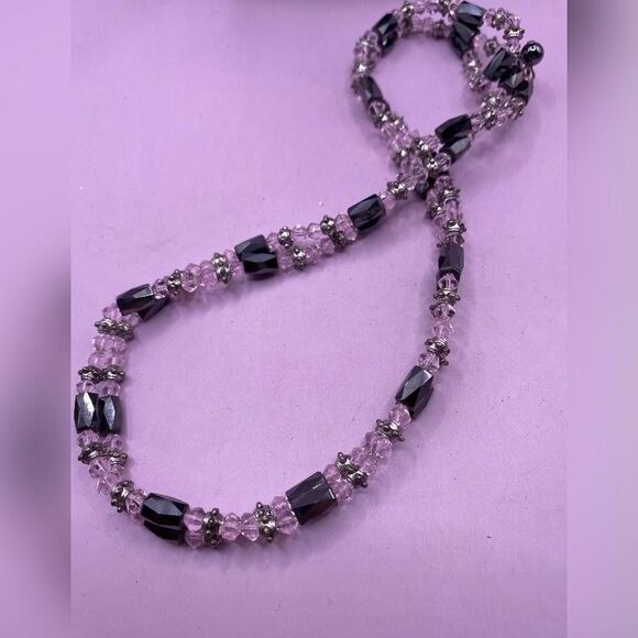 Pink Black Beaded Necklace Faceted Glass Crystal Silver Tone Beads Magnetic 30” - Picture 2 of 3